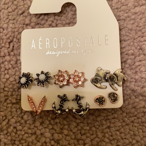 American Eagle Outfitters Jewelry - Assorted earrings
